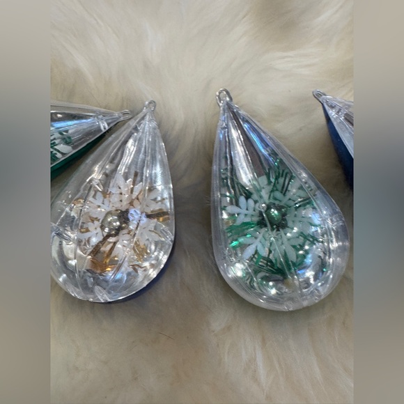 Set of 4 Vintage 60s JEWELBRITE Diorama snowflake Teardrop Christmas Ornaments - Picture 4 of 6